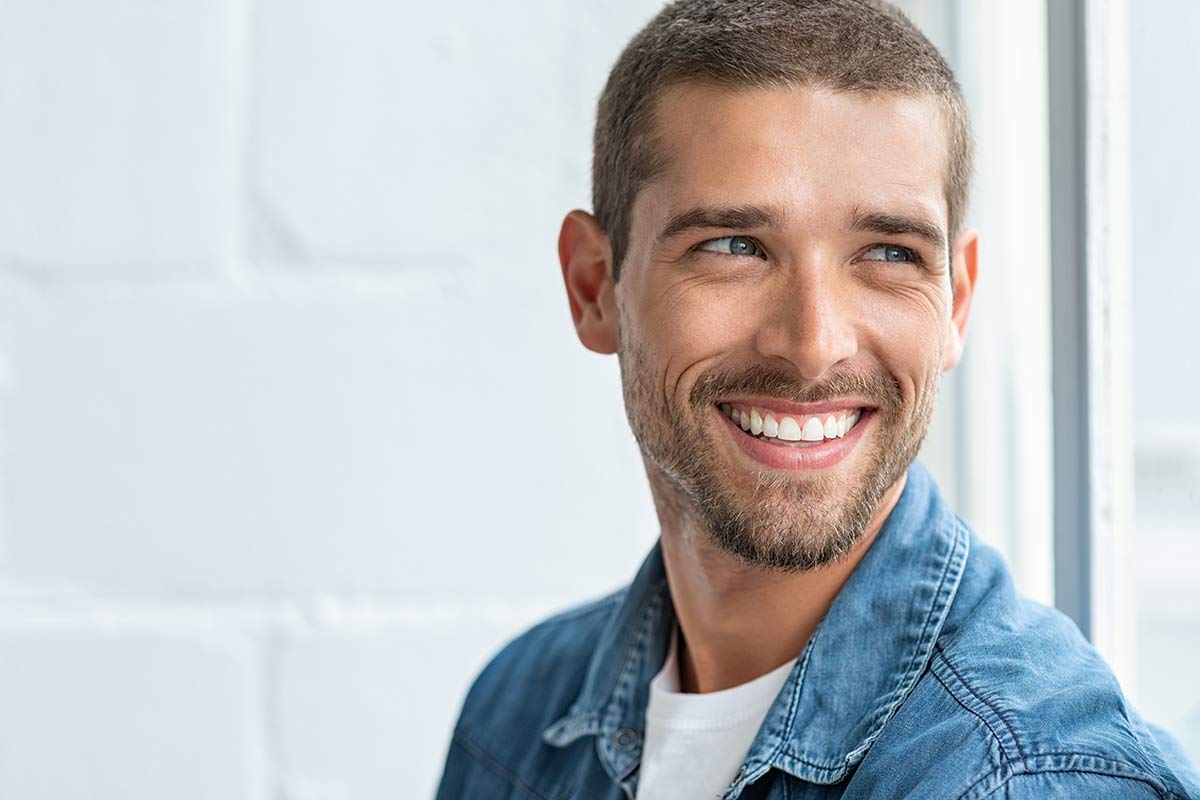 Estetica Hombre Sonriendo